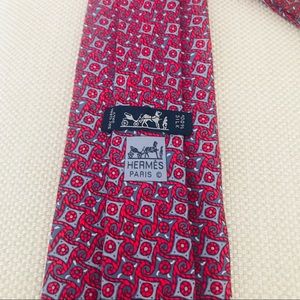 Hermès Silk Tie: Circle & Wave Geometric Print